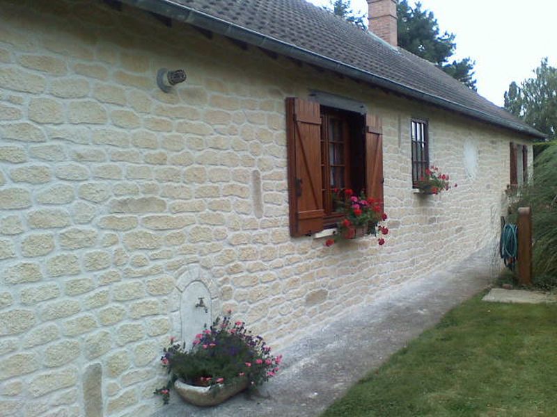 Joint à la chaux, façade en pierre à Villebois